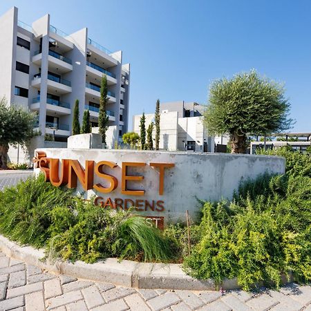 Sunset Gardens - Holiday Apartments - By Tlv Living Lemesós Eksteriør bilde