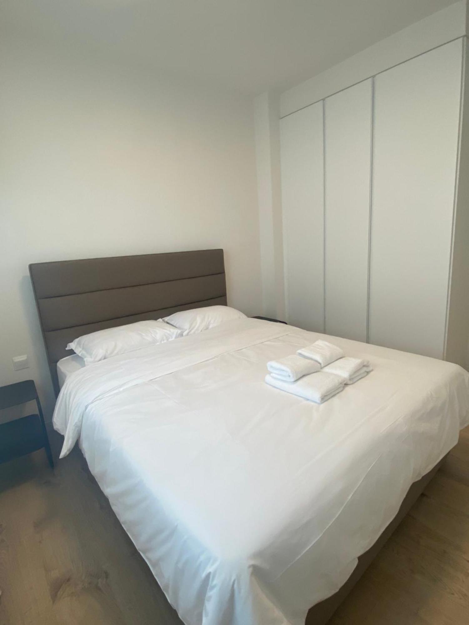 Sunset Gardens - Holiday Apartments - By Tlv Living Lemesós Eksteriør bilde