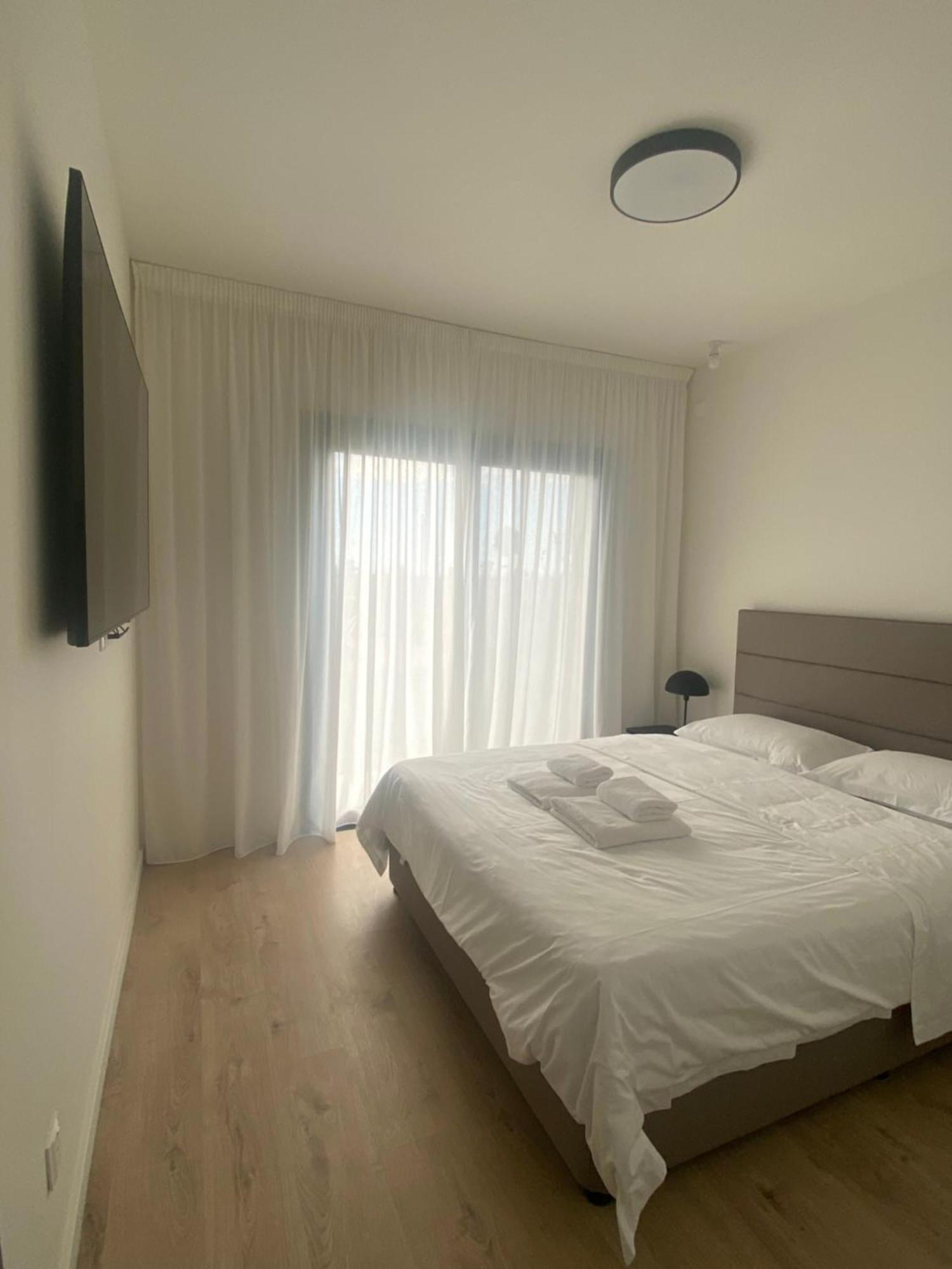 Sunset Gardens - Holiday Apartments - By Tlv Living Lemesós Eksteriør bilde