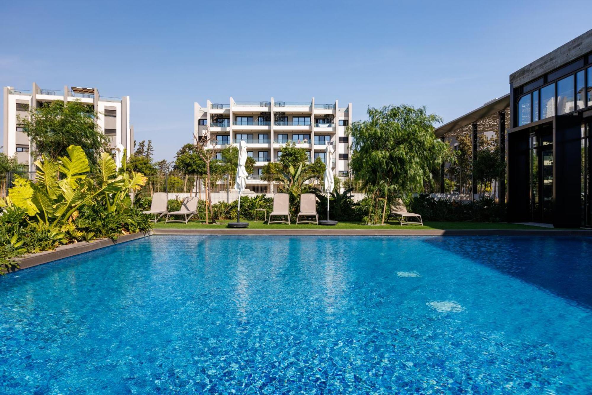 Sunset Gardens - Holiday Apartments - By Tlv Living Lemesós Eksteriør bilde