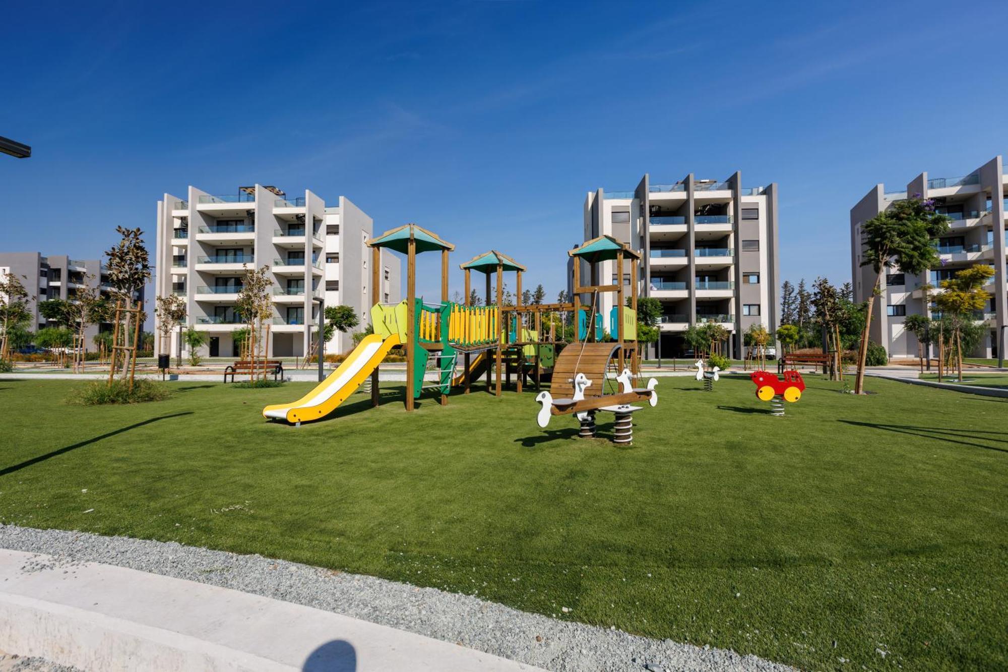 Sunset Gardens - Holiday Apartments - By Tlv Living Lemesós Eksteriør bilde